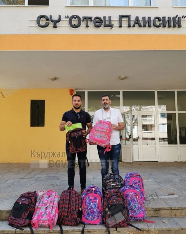 Ротаракт Клуб Кърджали с жест към първокласниците