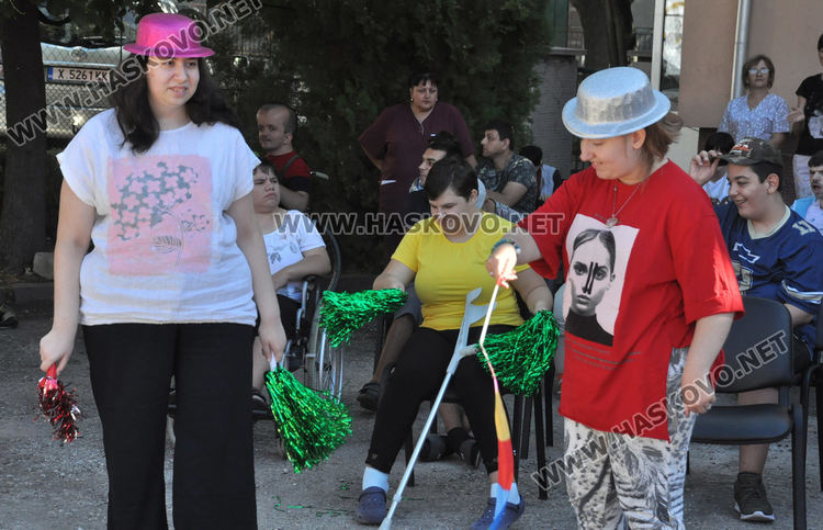 В Дом &bdquo;Марина&ldquo; отпразнуваха 20-годишнина