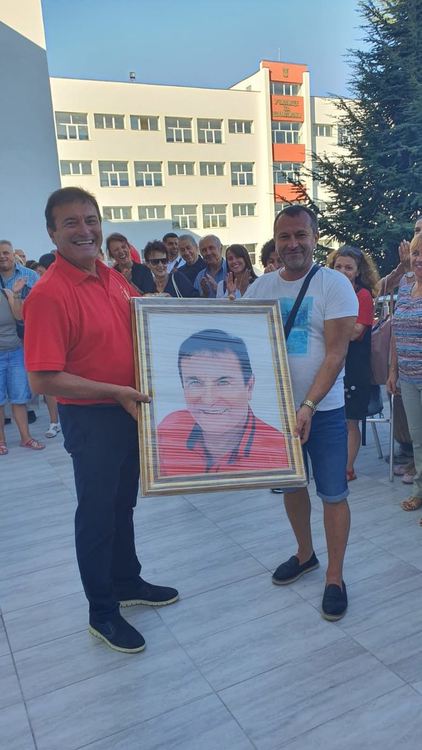 Милко Багдасаров ръководи "Славейков" вече 30 години 