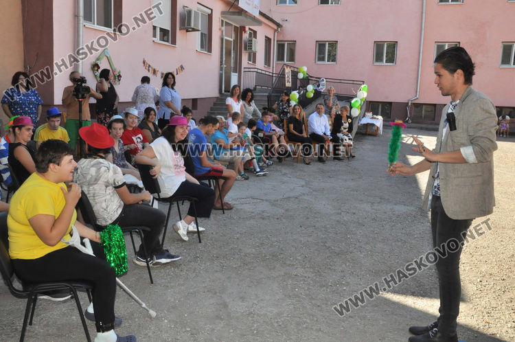 В Дом &bdquo;Марина&ldquo; отпразнуваха 20-годишнина