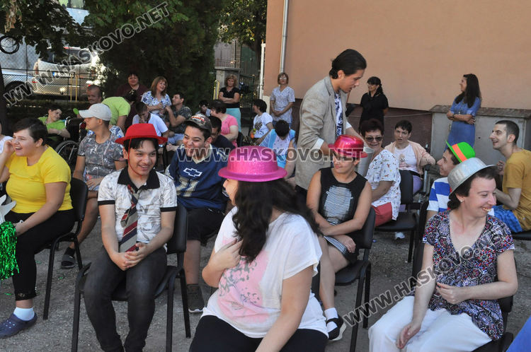 В Дом &bdquo;Марина&ldquo; отпразнуваха 20-годишнина