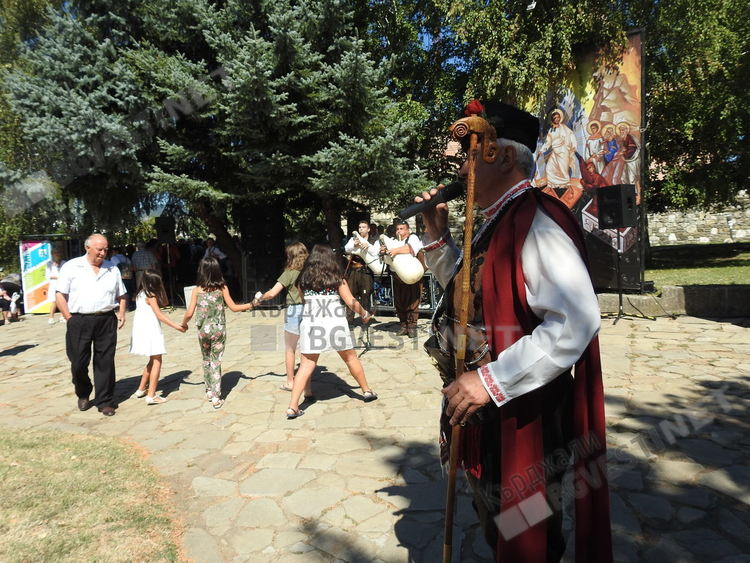 Митрополит Николай освети новото крило на манастира „св.Йоан Предтеча” в присъствието на премиера Борисов