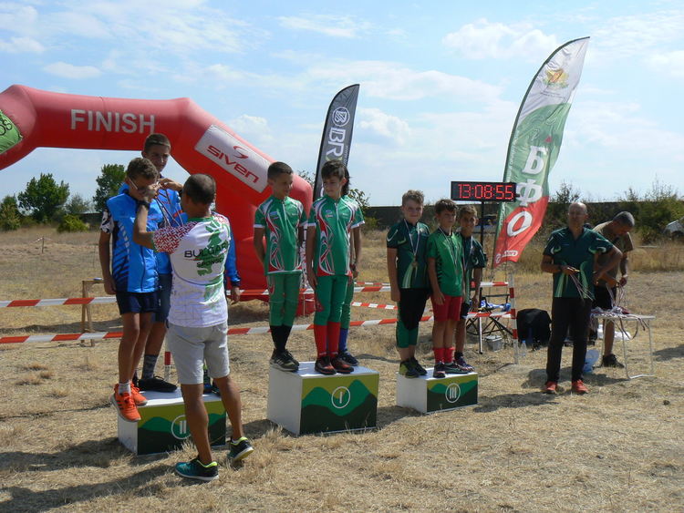 Седем медала за младежите и ветераните от Хасково от Националното по ориентиране