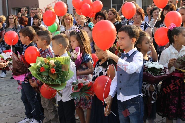 4079 ученика ще прекрачат училищния праг на 15 септември в димитровградско