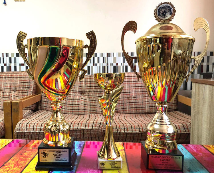 Юношите на „Асти“ станаха републикански шампиони, мъжкият тим вдигна Купата на България