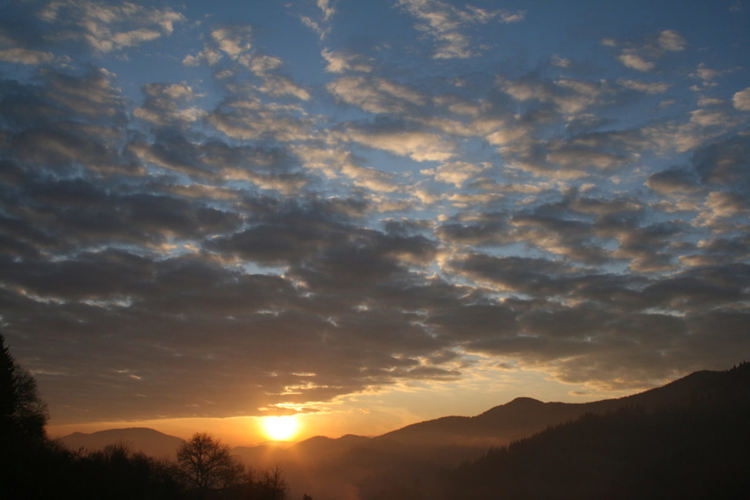 Емблематичният смолянски фотограф Сашо Сарандалиев издаде нов албум