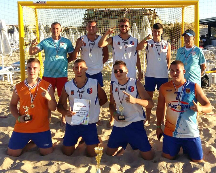 Юношите на „Асти“ станаха републикански шампиони, мъжкият тим вдигна Купата на България