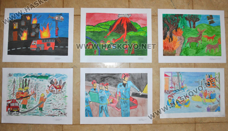 Подредиха изложба „С очите си видях бедата“ в Хасково