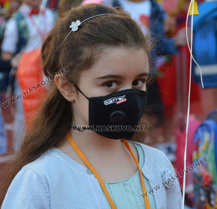 Под арка с балони влязоха 144 първокласници в ОУ „Иван Рилски“