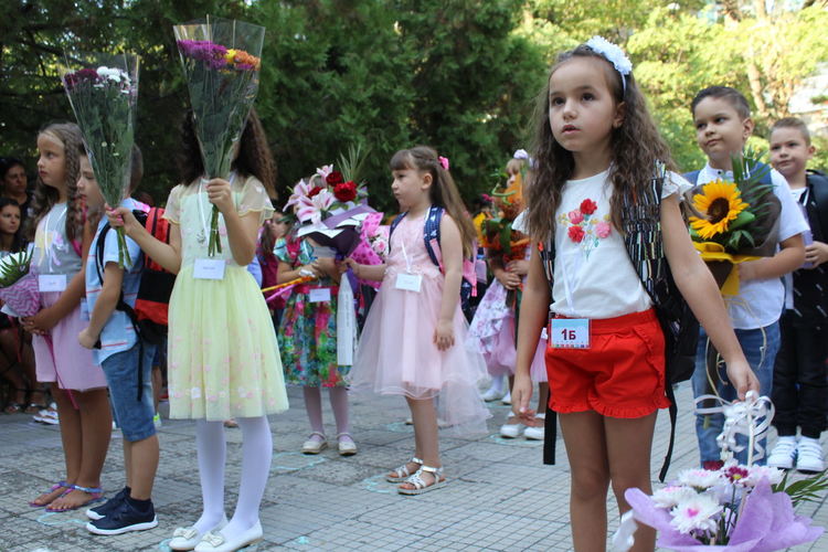 Тържество за първокласници и подготвителни групи в СУ „Паисий Хилендарски“