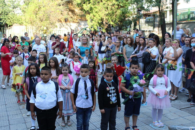 Тържество за първокласници и подготвителни групи в СУ „Паисий Хилендарски“