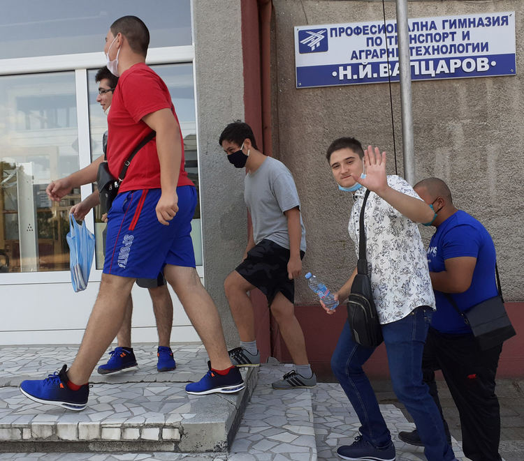 В ПГТАТ „Н. Й. Вапцаров“ всеки ученик на отделен чин