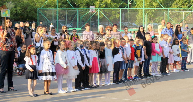 Алековци стартираха новата учебна година с 92 първолака
