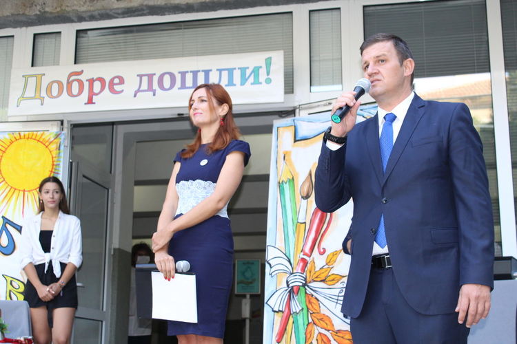 Тържество за първокласници и подготвителни групи в СУ „Паисий Хилендарски“