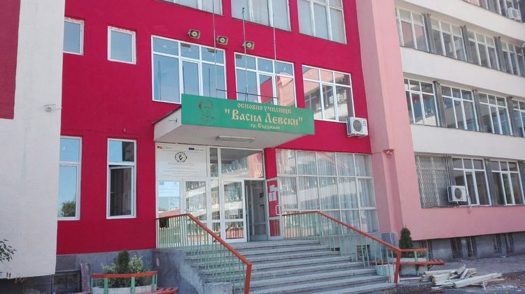 Благодарствен адрес за Цвета Караянчева от преподавателите от ОУ "Васил Левски"