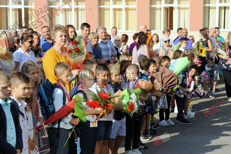 С церемония ОУ "Пенчо Славейков" посрещна първокласниците си