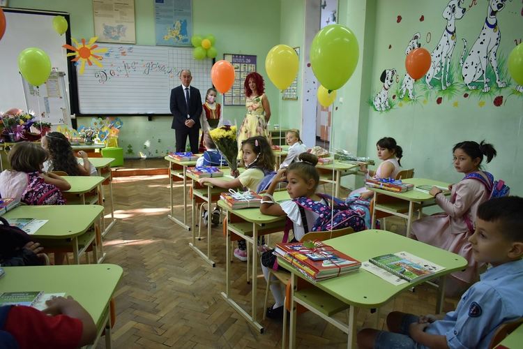 518 първокласници прекрачиха за пръв път прага на училището в община Асеновград