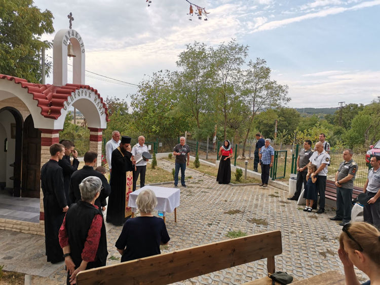 Осем пожарникари от РДПБЗН-Кърджали са наградени за професионалния им празник	