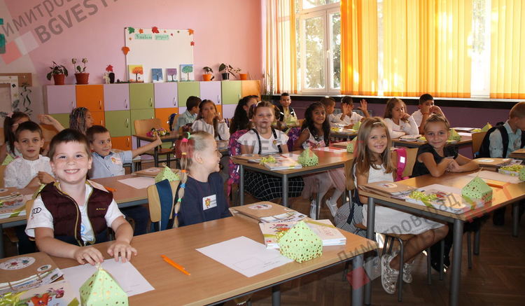 С церемония ОУ "Пенчо Славейков" посрещна първокласниците си