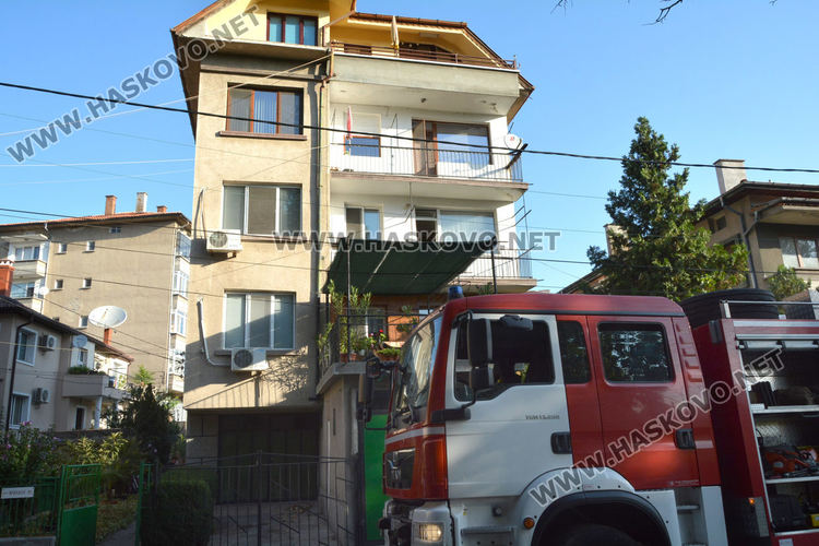 Пожар в кооперация на „Илинден“ в Хасково (видео)