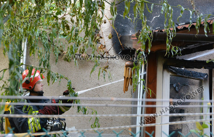 Пожар в кооперация на „Илинден“ в Хасково (видео)