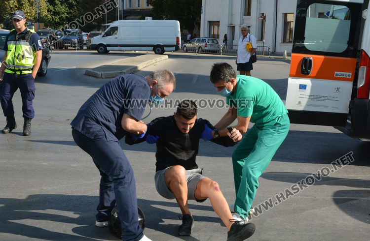Млад моторист пострада при катастрофа до Първа поликлиника