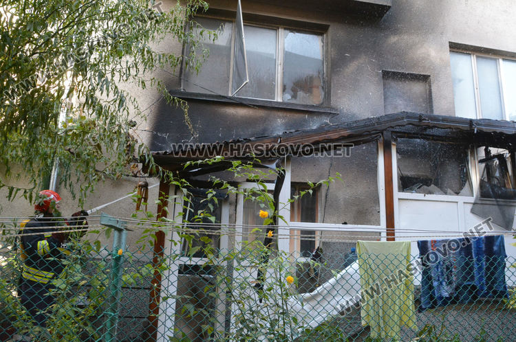 Пожар в кооперация на „Илинден“ в Хасково (видео)