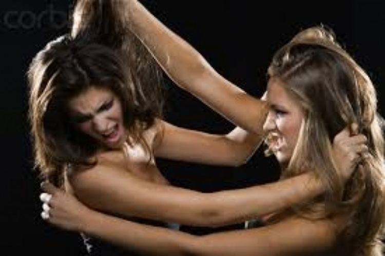 Заплаха за саморазправа между две жени в Джебел