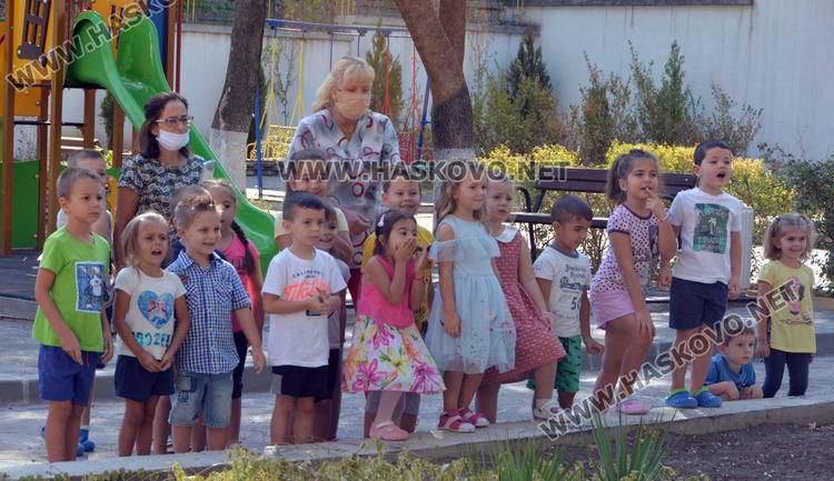 Демонстрираха гасене на пожар в детска градина в Хасково