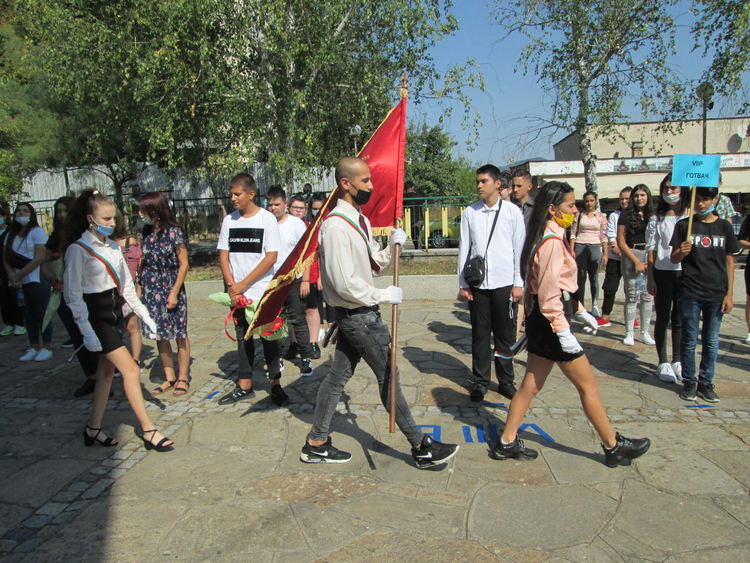 Професионалната гимназия по туризъм в Кърджали отново отвори врати