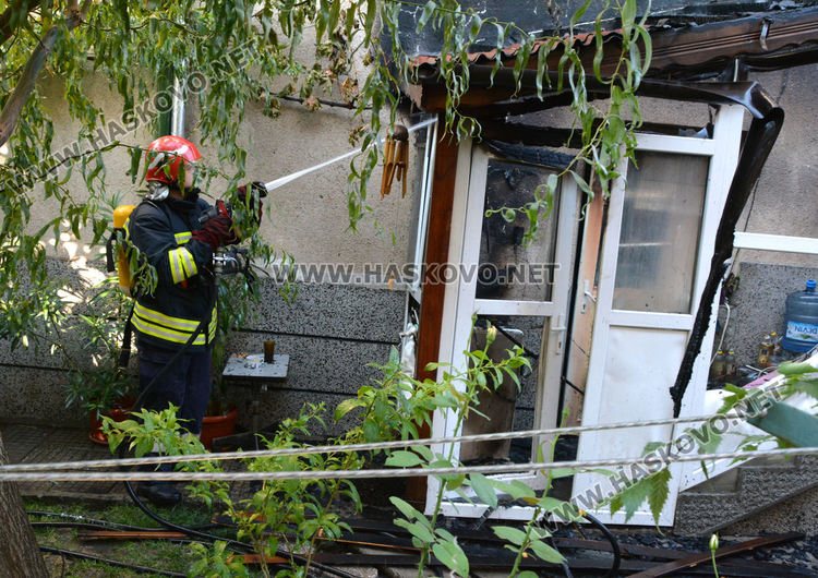 Пожар в кооперация на „Илинден“ в Хасково (видео)