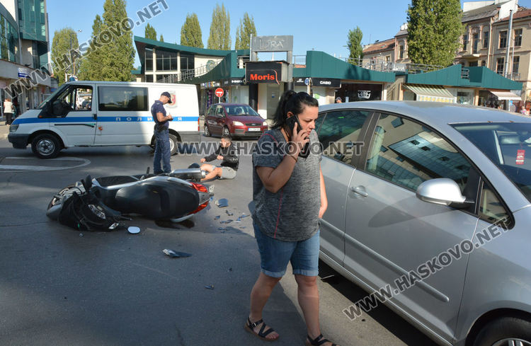 Млад моторист пострада при катастрофа до Първа поликлиника