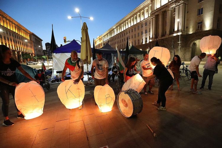 Ден 69: Три протеста се сляха на жълтите павета