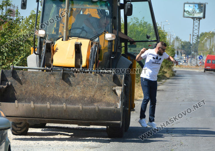 Глобяват с 1000 лв. шофьор, разсипал органични нечистотии по шосето край Хасково