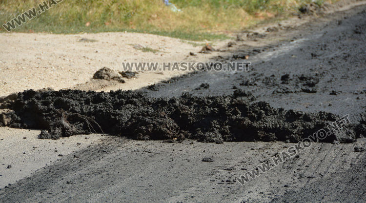 Глобяват с 1000 лв. шофьор, разсипал органични нечистотии по шосето край Хасково