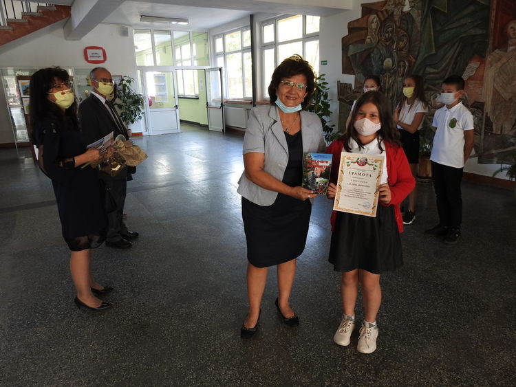 Ученици от СУ"В.Левски"-Крумовград спечелиха национални награди от конкурс за Втората световна война