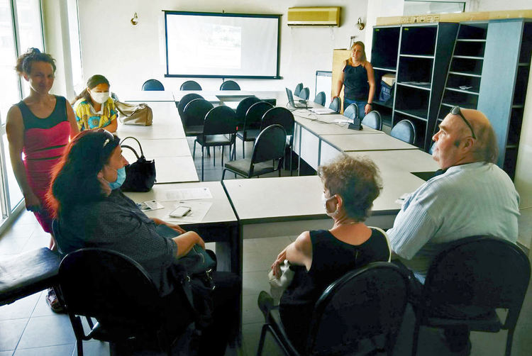 Десетима безработни с увреждания търсят работа и обучение