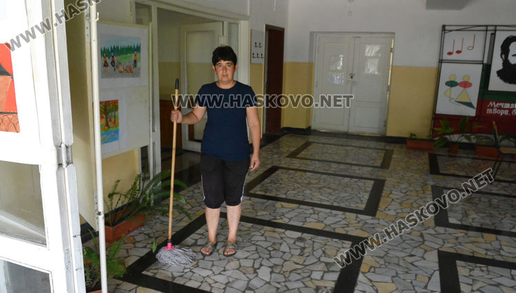 Шестокласници в училище „Л.Каравелов“ преминават на онлайн обучение заради болен от коронавирус