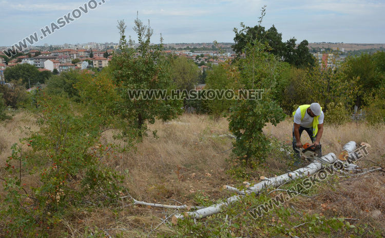 С 11 дка разширяват Македонските гробища, завърши ремонтът на траурната зала