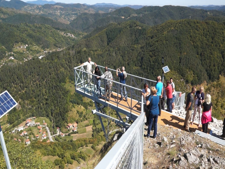 Откриха "супер-яката"  площадка за селфита над Могилица
