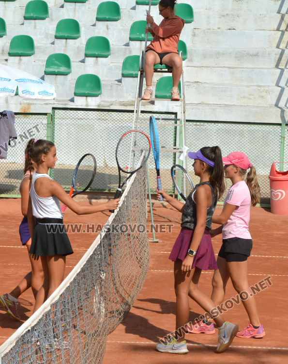 Наградиха победителите на двойки в Държавния турнир по тенис в Хасково