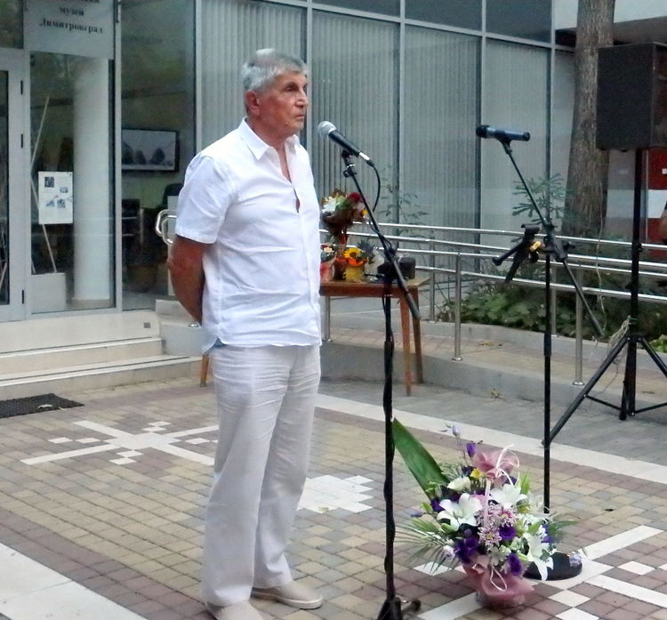 Увековечиха 52-ма почетни граждани на Димитровград в печатно издание