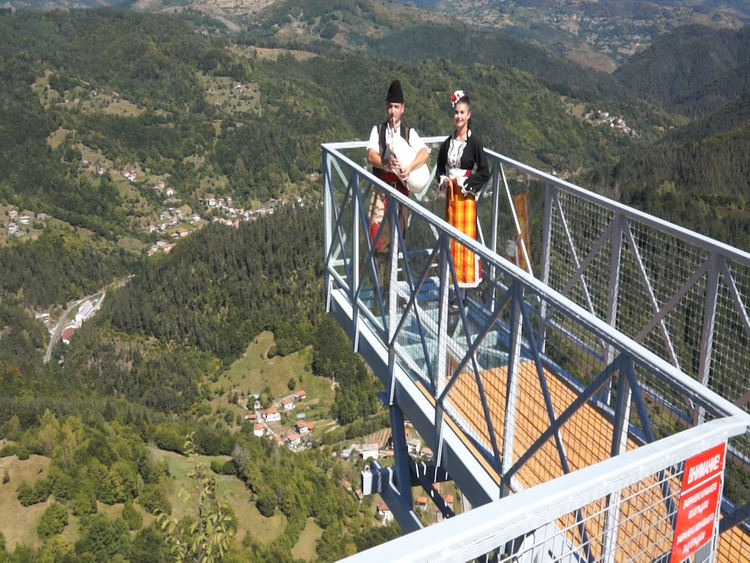 Откриха "супер-яката"  площадка за селфита над Могилица