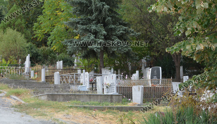 С 11 дка разширяват Македонските гробища, завърши ремонтът на траурната зала