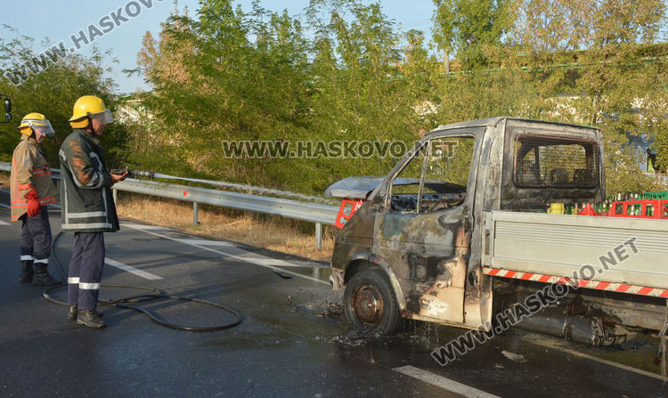 Камион се запали по пътя между Хасково и Димитровград