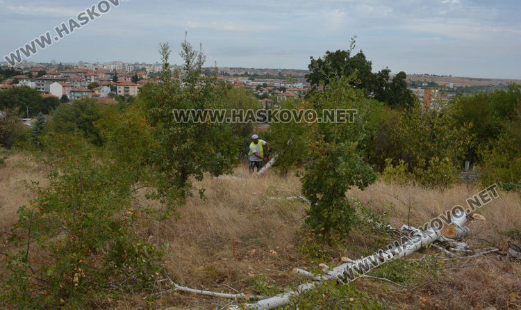 С 11 дка разширяват Македонските гробища, завърши ремонтът на траурната зала
