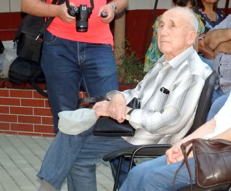 Увековечиха 52-ма почетни граждани на Димитровград в печатно издание