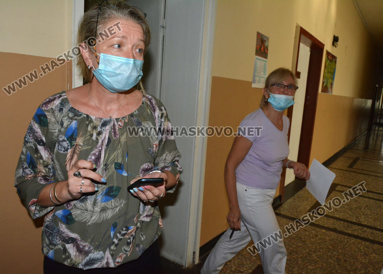 Шестокласници в училище „Л.Каравелов“ преминават на онлайн обучение заради болен от коронавирус