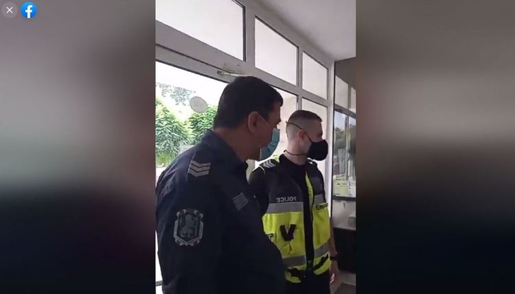 Заключват димитровградчани в поща заради скандал за предпазна маска - Видео