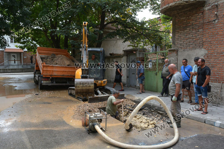 Част от центъра на Хасково без вода заради авария